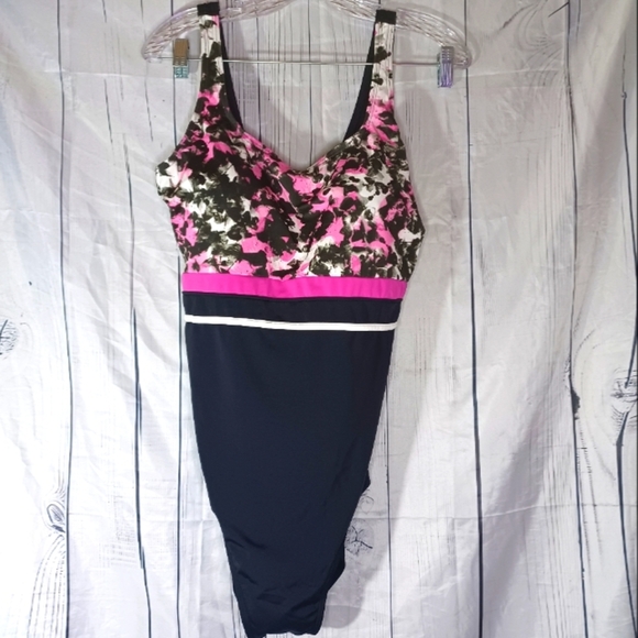 Swimsuitsforall Aquabelle Color Block One-Piece Swimsuit NWT - Picture 1 of 15